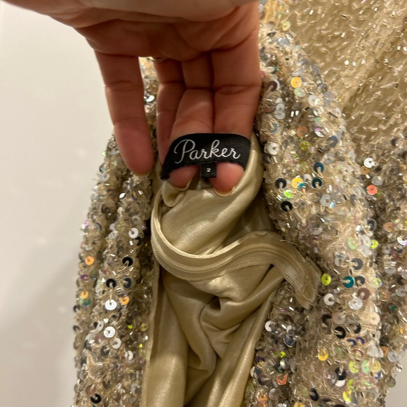 Absolutely stunning all sequence Parker dress. - Picture 4 of 4